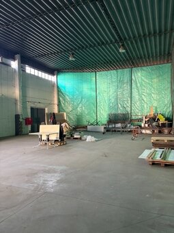 SKLADOVÝ PRIESTOR 261m2 HOLUBYHO ULICA, JUH - 3