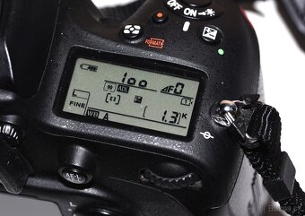 Nikon D600 + příslušenství - 3