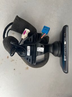 VW UP navigacia Garmin s drziakom - 3