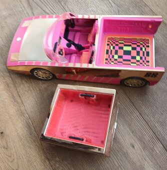 LOL auto s bazénom - 3