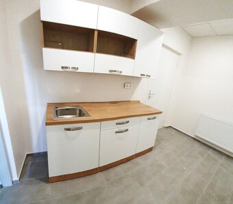 PRENÁJOM obchodného priestoru v blízkosti centra - 3