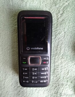 Predám funkčný mobilný telefón VODAFONE 246 s nabij... - 3