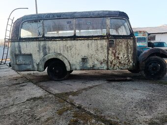 Autobus nemecký (Mercedes) - 3
