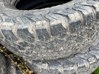 255/70 r16 - 3