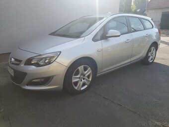 Opel Astra Sports Tourer - 3