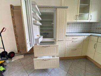 moderná kuchynská linka so sporebičmi - 3