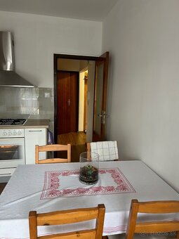 Ponúkame krásnu, veľkú, nepriech izbu pri Prievoze Ružinov - 3