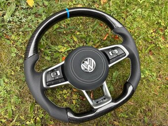 VOLKSWAGEN VOLANT KARBON + PERFOROVANA KOŽA - 3