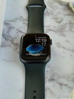 Apple Watch Series SE (1. generácie) 44 mm - 3