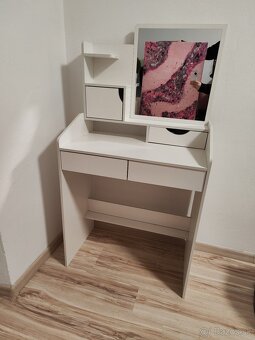 Kozmetický stolík - 3