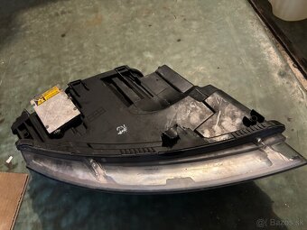 Predné svetlo bi xenon Audi A6 C6 - 3