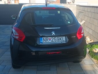 Peugeot 208 - 3