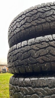 ⚫️Pneu 225/75 r16 - 3