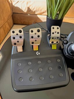Logitech G923 volant + pedále + radiaca páka - 3