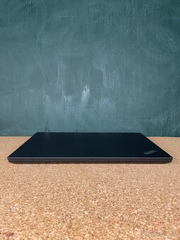 Lenovo ThinkPad T15 Gen 1 - 3