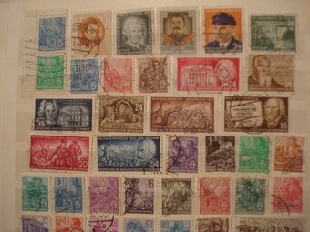 16 stranový album A4 + 600 rôznych známok NDR - 3