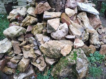 Kamene vhodné na múrik - 3