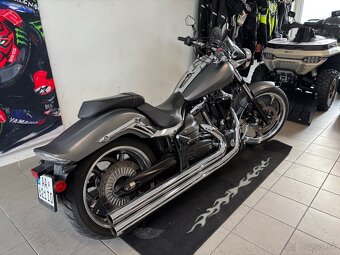 Yamaha XV 1900 Raider - 3