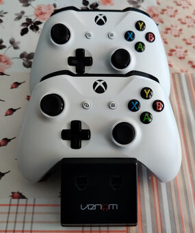 XBOX ONE X 1TB - Robot White Special Edition - 3