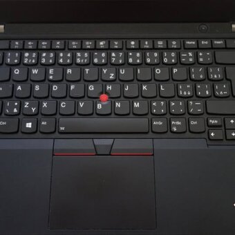 Predám notebook Lenovo T490 - 3