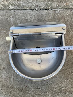 Predám napájadlo na koňa / hospodárske zvieratá - 3