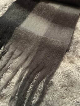 Acne Studios šál - 3