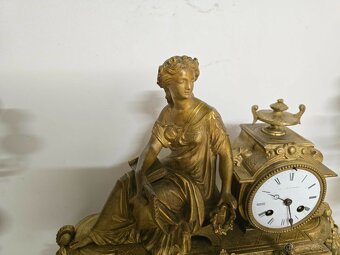 Krásne figurálne hodiny a svietniky - 3