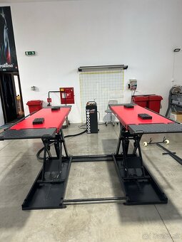 Predám mobilný nožnicový zdvihák 3,5T - 3