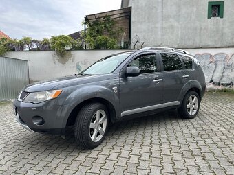 Mitsubishi outlander 2.2di-d dakar edition 7miest - 3