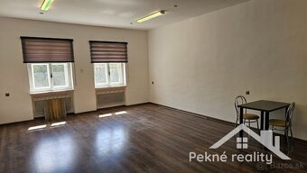 Prenájom 1 izbového bytu na námestí v Banskej Bystrici - 3