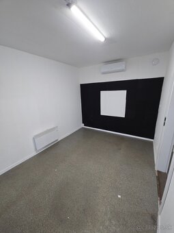 Predajňa a sklady v centre Žiliny s parkovaním - 3