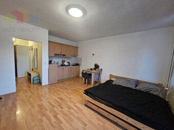 EXKLUZÍVNE - Slnečná, priestranná garsónka v kúpeľnom meste - 3