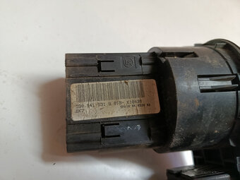 Vypínač svetiel Skoda Superb 3B0941531B 25€ - 3