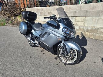 Kawasaki GTR 1400 - 3