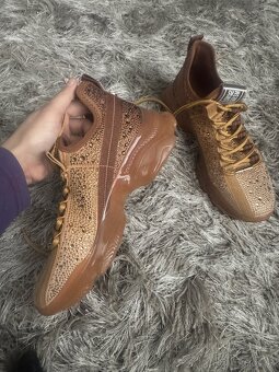 Steve Madden - 3