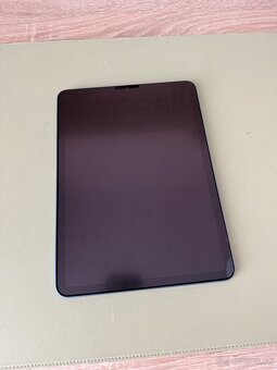 Predám iPad Air 5. generácie (64 GB) + klávesnica v hodnote - 3
