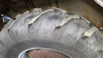 Predám Zetor Major 4011 + vlečky - 3