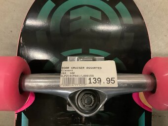 Predam UPLNE NOVY skateboard - 3