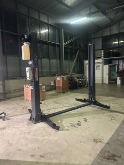 NEMECKÝ dvojstĺpový zdvihák 4.2 a 4.5T WEBER - AUTOMAT - 3