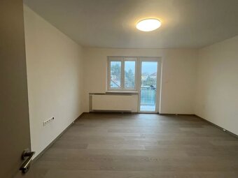 NA PRENÁJOM 3 IZBOVÝ BYT TRENČÍN, ZÁMOSTIE, GARÁŽ - 3