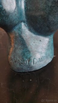 Salvador Dali  -  ruka - bronz - 3