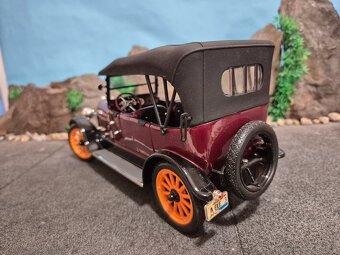 Prodám model 1:18 Reo touring 1917 - 3
