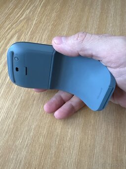 Microsoft Surface Arc Mouse - 3