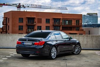 BMW Rad 7 750i 4.4 V8 - 3
