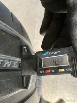 Letné pneu 2ks 245/45R18 viem aj prezuť - 3