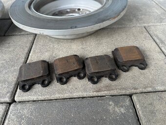 Predám zadné kotúče platničky Brzdy Lexus IS200 mk1 98-05 - 3