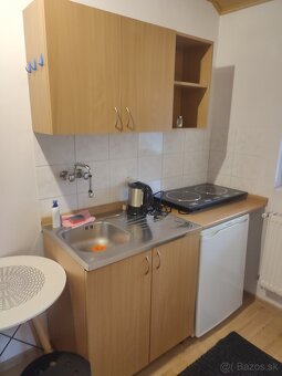 Kuchynský kútik od stolára s dresom - 3