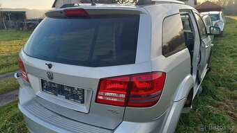 DODGE JOURNEY. Zadní dveře - 3