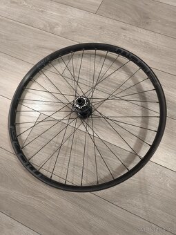 Koleso 27,5 predne  - Stans NoTubes Flow - 3