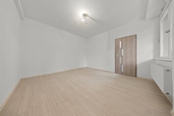 Prenajmeme štýlové kancelárie vo vile so záhradou v BA I. - 3